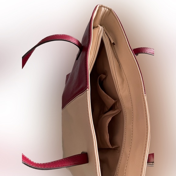 SOLD NWT Nine West red/tan strappy leathery purse w/pockets & adjustable straps. - Picture 2 of 10